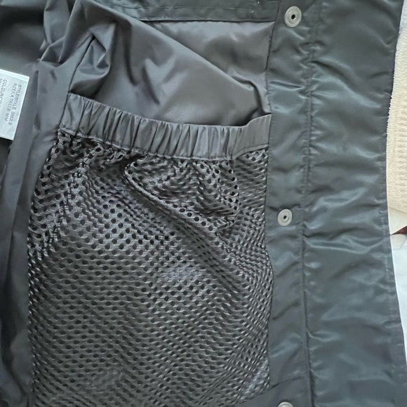 🎄🥗Like new condition Canada Goose MCKENNA Coat Black Size M - Picture 13 of 15